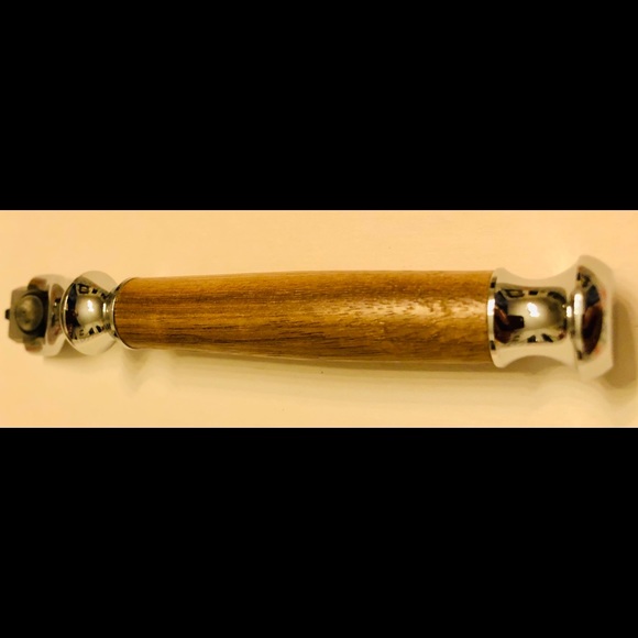Hand-crafted Wood Handled Shaving Razor - Picture 3 of 3